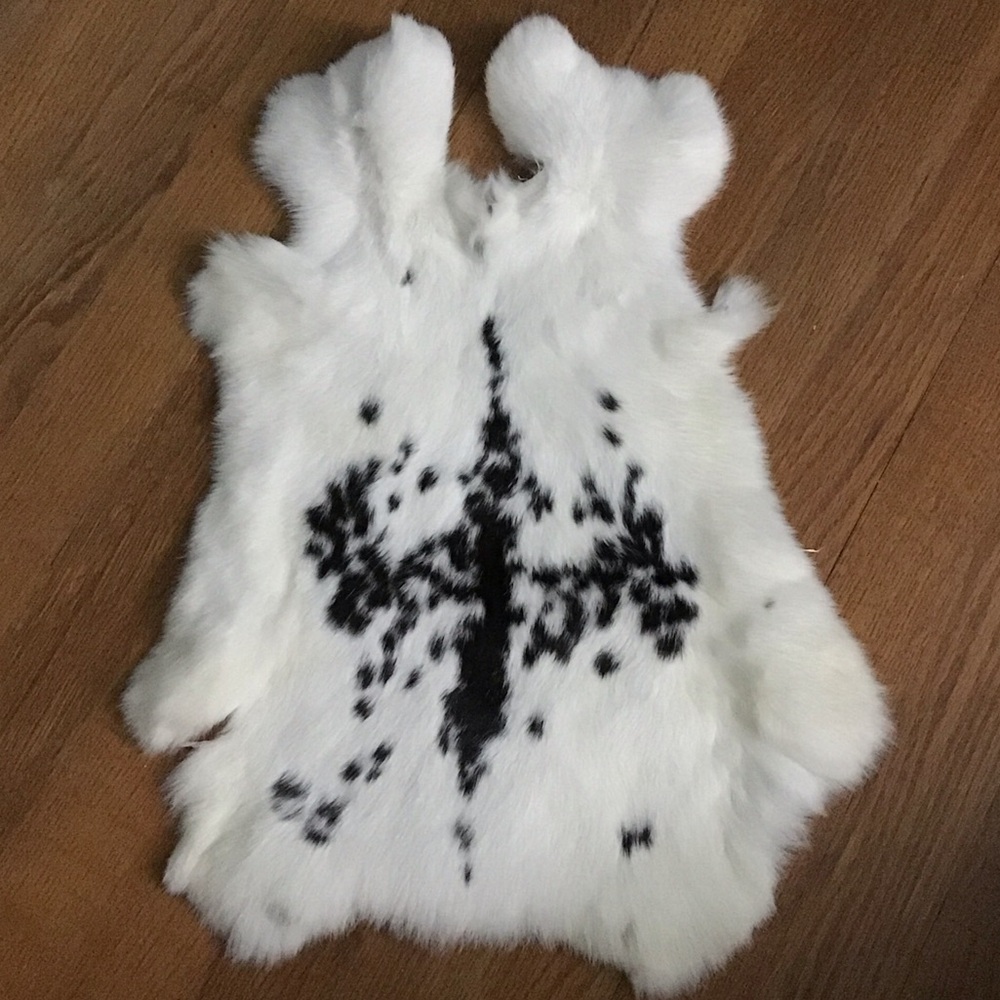A409 Striking White & Black Rabbit Fur Pelt - Soft Natural Pattern Hide